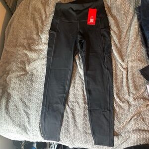 Black workout pants with pockets! Never worn!